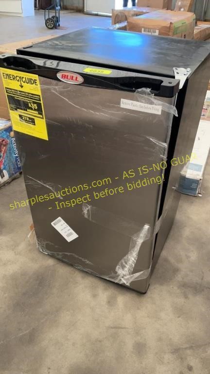 Bull Mini Fridge (DAMAGED)