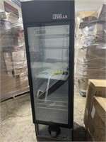 Single door merchandiser refrigerator
