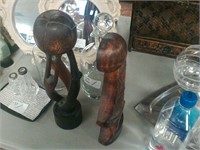 Choice between 2 wood statues