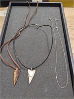 2 Arrow head necklaces, silver chain
