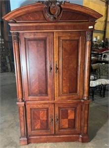 Broyhill Traditional Cherry Entertainment Center