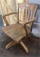 ANTIQUE WOOD ROLLING CHAIR