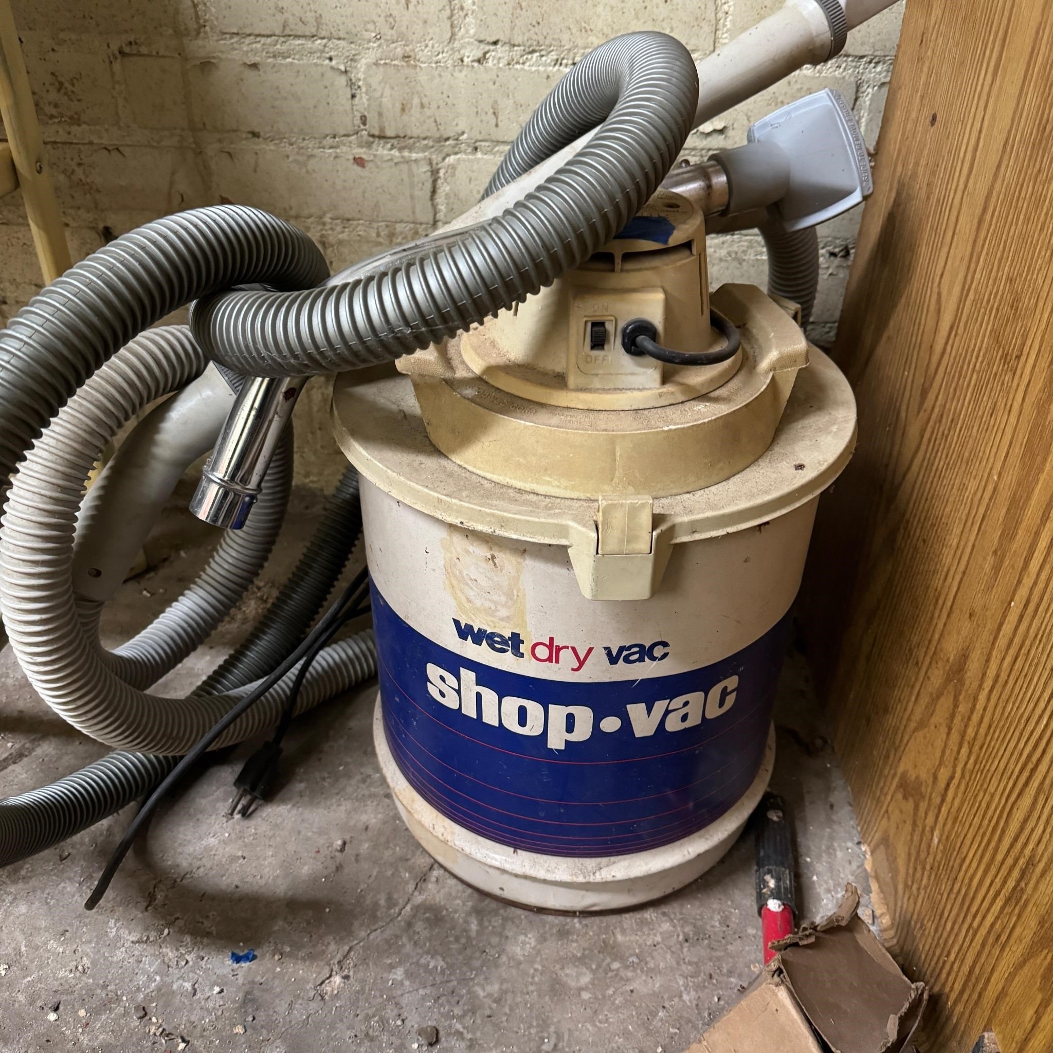 Wet-Dry Shop Vac, untested (WS)