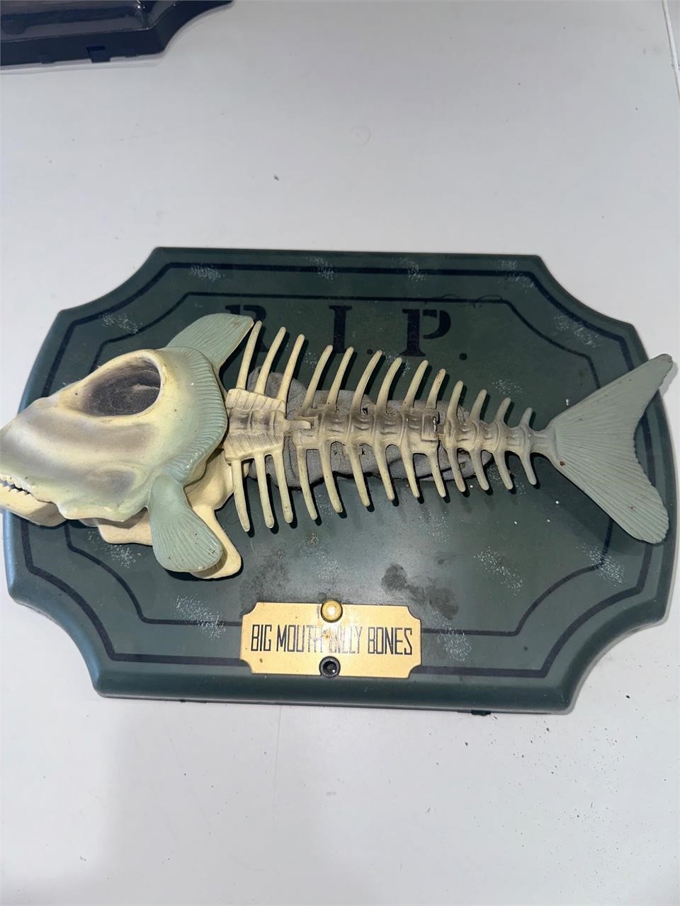 1999 Gemmy Big Mouth Billy Bones Skeleton Fish