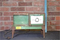 VTG electric toy stove ( needs new cord)