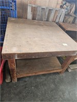 4' X 4' WOODEN TABLE