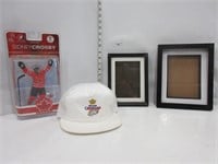 SIDNEY CROSBY FIGURE; HAT; PICTURE FRAMES