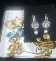 Grouping of pretty earrings
