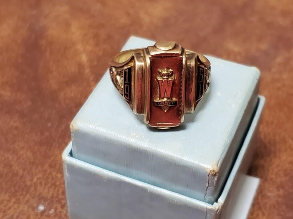 1961 Davenport High School 10K gold class ring