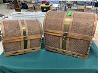 2 Wicker Chest - small one missing clasp