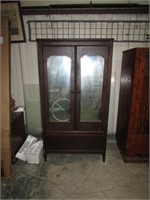 ANTIQUE WARDROBE (PERFECT PAINT PROJECT)