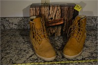 345: Timberland size 11 lightly used boots