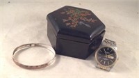 plastic one world Jewelry box with a bracelet and