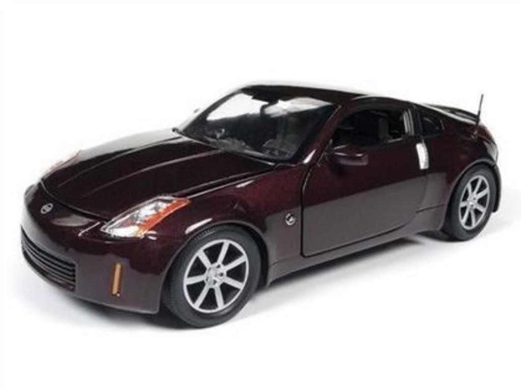 Nissan 350Z 2003 - Scale: 1:18