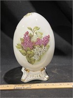 Lilac fine porcelain egg
