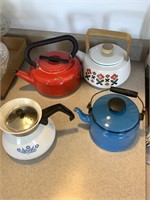 4 kettles/teapots