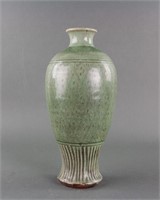 Chinese Yuan/Ming Period Longquan Porcelain Vase