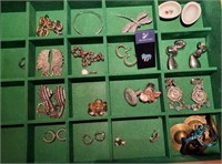 Tray of 16 pieces high end jewelry