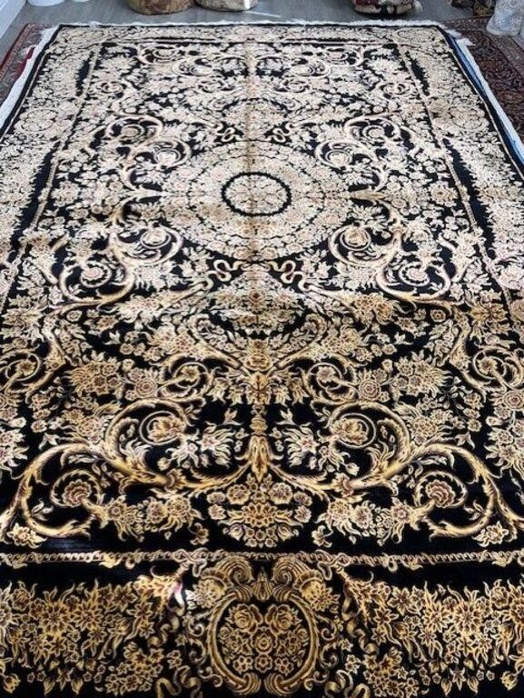 Unlimited Luxury Rug Auction 16