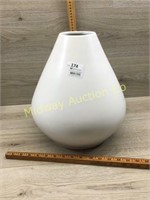 WHITE CERAMIC DECORATOR VASE