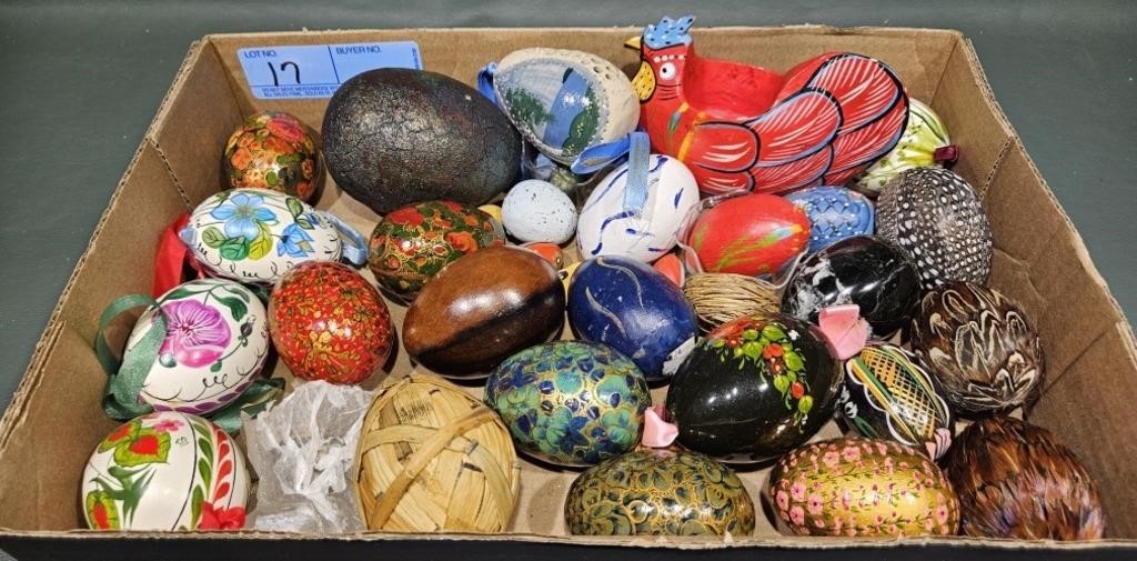 LOT OF DECORATED EGGS