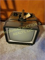 VINTAGE 9" RCA TV