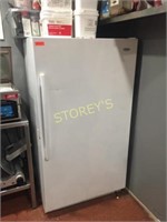 Whirlpool Upright Freezer - F25 - 36x31x67