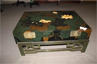 Asian themed lift top coffee table 36" x 26" x 16"