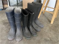 3 pair of rubber boots