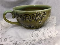 vintage large green snack bowl looks like a cup