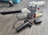 SHARK HAND HELD VACUUM