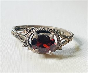 Vintage Garnet & 925 silver ring