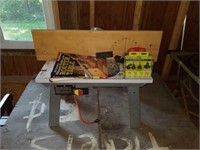 Table saw.  29x14x14. Bits included.