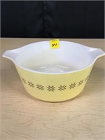 1 1/2 qt Yellow Town & Country Pyrex