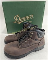 Women’s 9.5 New Danner Waterproof Boots