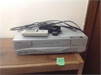 vhs player w/remote