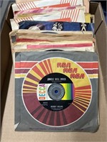 45 records various artists (NO SHIPPING)