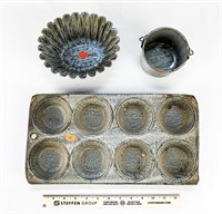 Vintage Gray Granite Muffin Pan, Small Pail