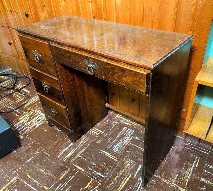 34" desk