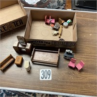 Strombeker + other doll house pieces