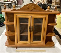 Wood Cabinet 18 x 21in - 4 Legs, 1 Not attached
