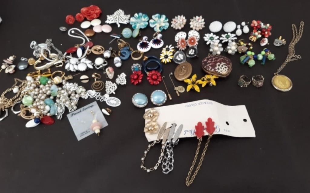 Box Vintage Fashion Jewelry- Lots of Earrings