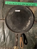 Wagner cast iron 10” skillet