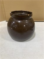 Stoneware/crock pot 6in diameter 8in tall