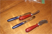 Lot of cheese cutting knives