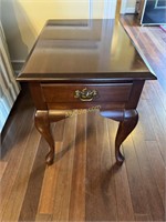 Single Drawer End Table Cherry, Queen Anne Style,