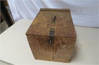Vintage 6” B&D Saw & Wooden Case