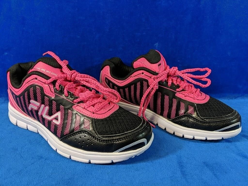 As New Fila running shoes, women's size 8.5