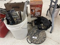 CAMO HUNTING COOLER, BAG, 4 ICE SKIMMERS