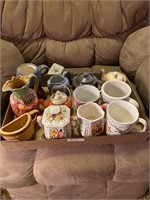 Box misc mugs/creamers/tea pots